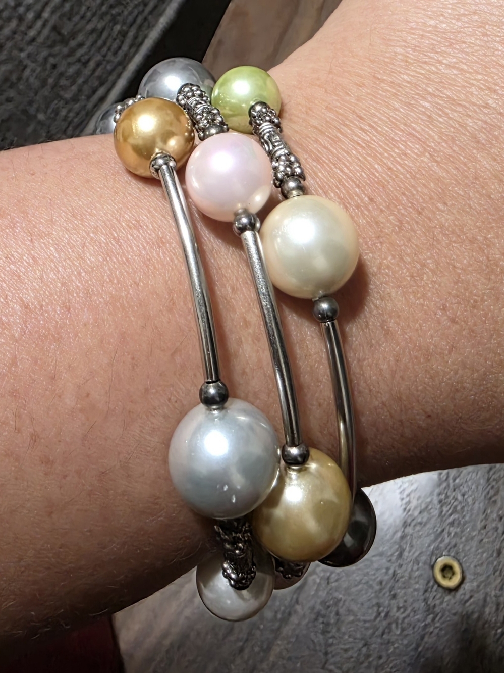 Multi-Color Pearl Memory Wire Bracelet - Picture 4 of 4